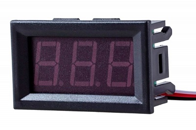 Automotive digital voltmeter